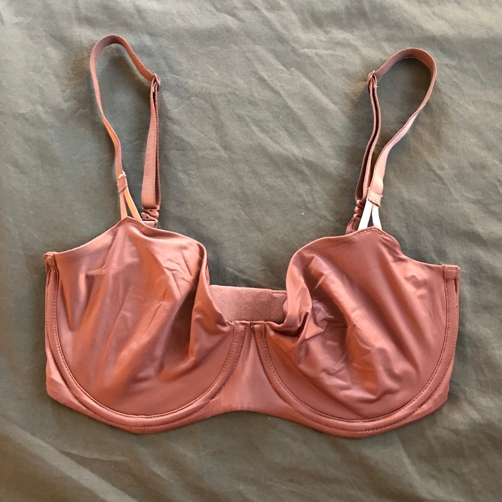 ❗️SALE❗️VS Satin Unlined Bra